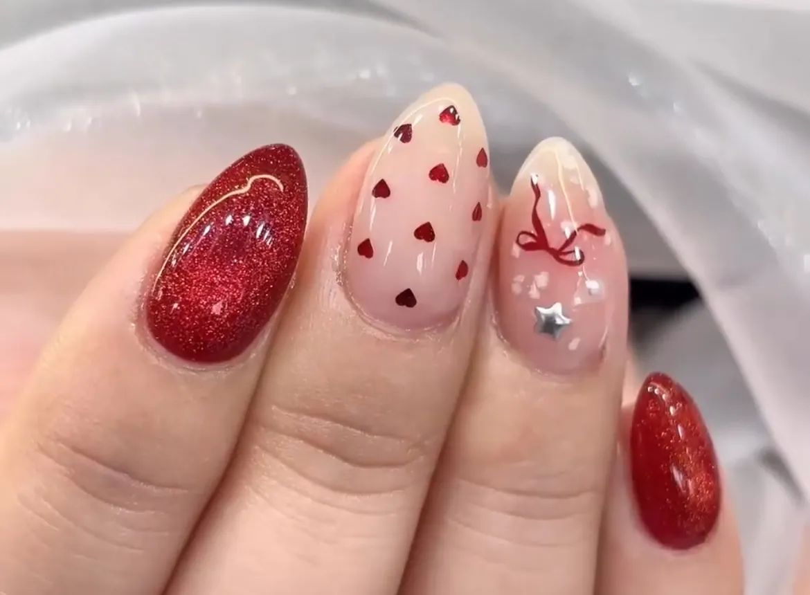 レッドハートのネイルアート · ジアネイル 明洞